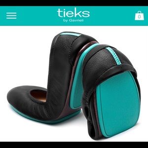 Classic black tieks size 9 preloved condition